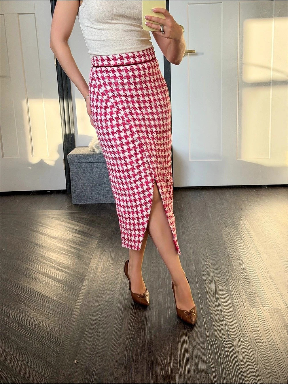 Houndstooth Midi Pencil Skirt in Pink & White Like New